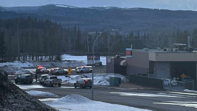 Atac armat la un liceu din Canada. Cel puțin 9 morți și mai mulți răniți