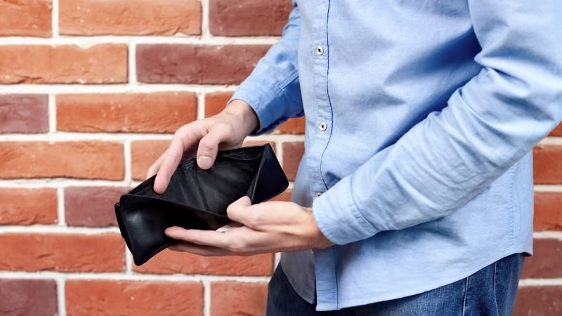 A fost publicat proiectul de buget pe 2026. Deficitul bugetar, estimat la 6,2% din PIB – cheltuielile cresc cu aproximativ 55,5 miliarde lei