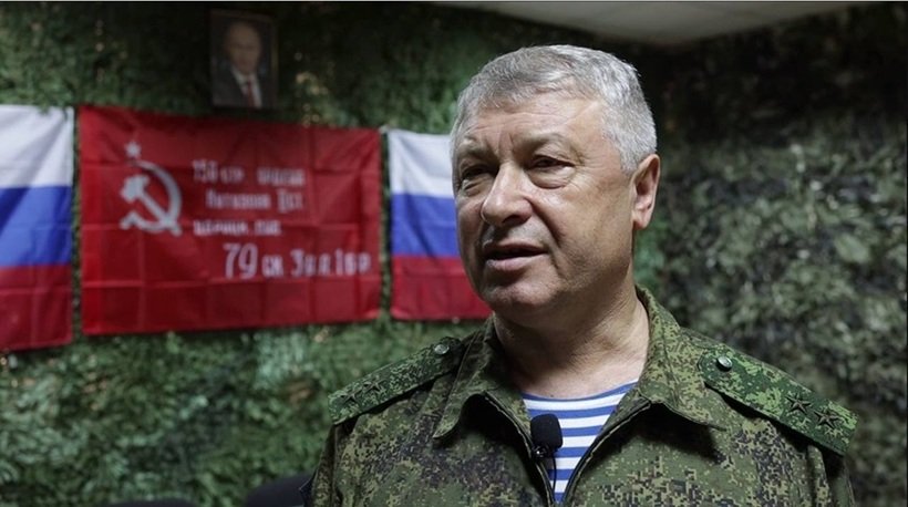 Adjunctul şefului spionajului militar rus, împuşcat într-un bloc la Moscova