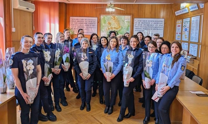 Femeile din Gruparea de Jandarmi Mobilă Tomis Constanța, celebrate de 8 Martie