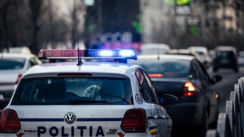 Scenă tensionată în Constanța. Un  minor, „urcat cu forța” într-o mașină. Polițiștii au intervenit după un apel la 112