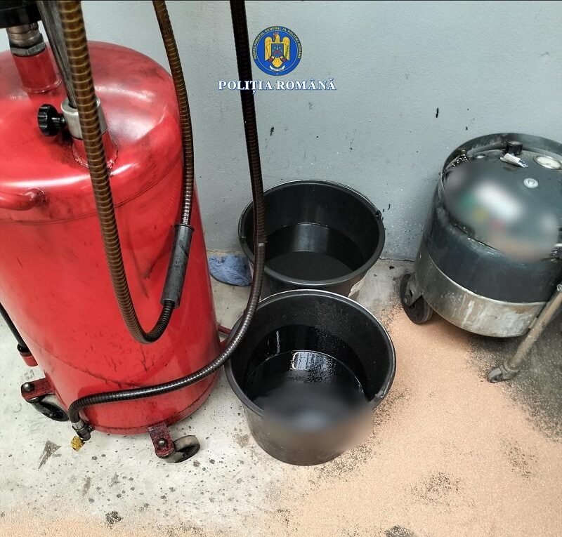 Polițiștii din Constanța au confiscat 1.400 de litri de ulei auto uzat