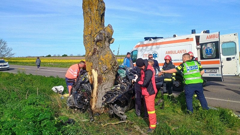 UPDATE Accident rutier grav în zona Amzacea. O victimă încarcerată și inconștientă