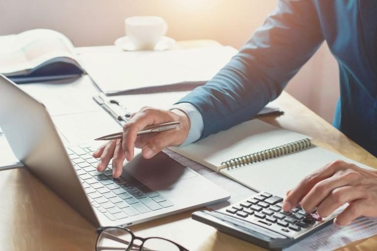 Guvernul stabilește praguri pentru datoriile la bugetele locale. Listele cu restanțieri vor fi publice trimestrial