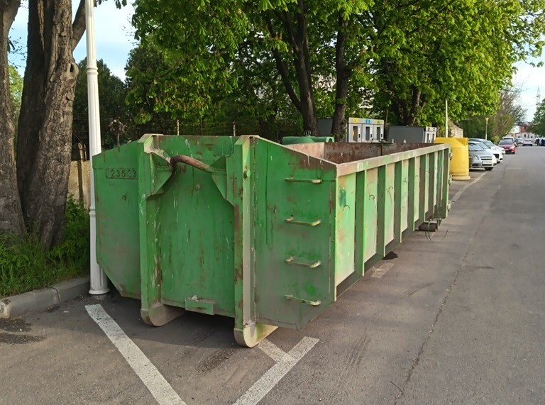 Campanie de colectare a deșeurilor voluminoase în Constanța. Unde poți scăpa gratuit de mobilierul vechi