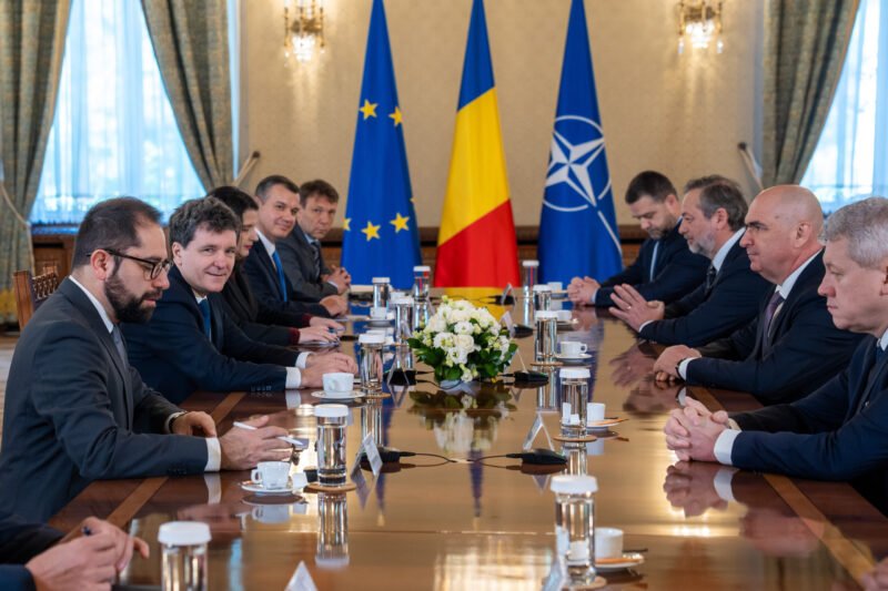 Nicușor Dan: „Consultările vor continua până la formarea unei majorități pro-occidentale stabile”