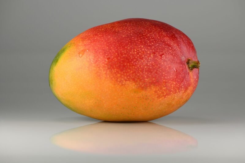 Peste 1.000 de elevi din Constanța vor primi mango în loc de lapte și corn