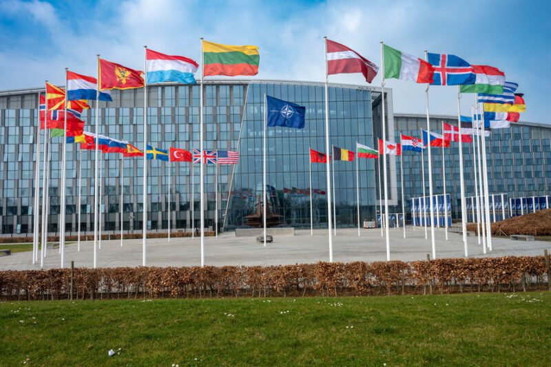 Financial Times: SUA iau în calcul extinderea prezenței armelor nucleare în Europa, pe fondul tensiunilor cu Rusia și al ajustării strategiei NATO